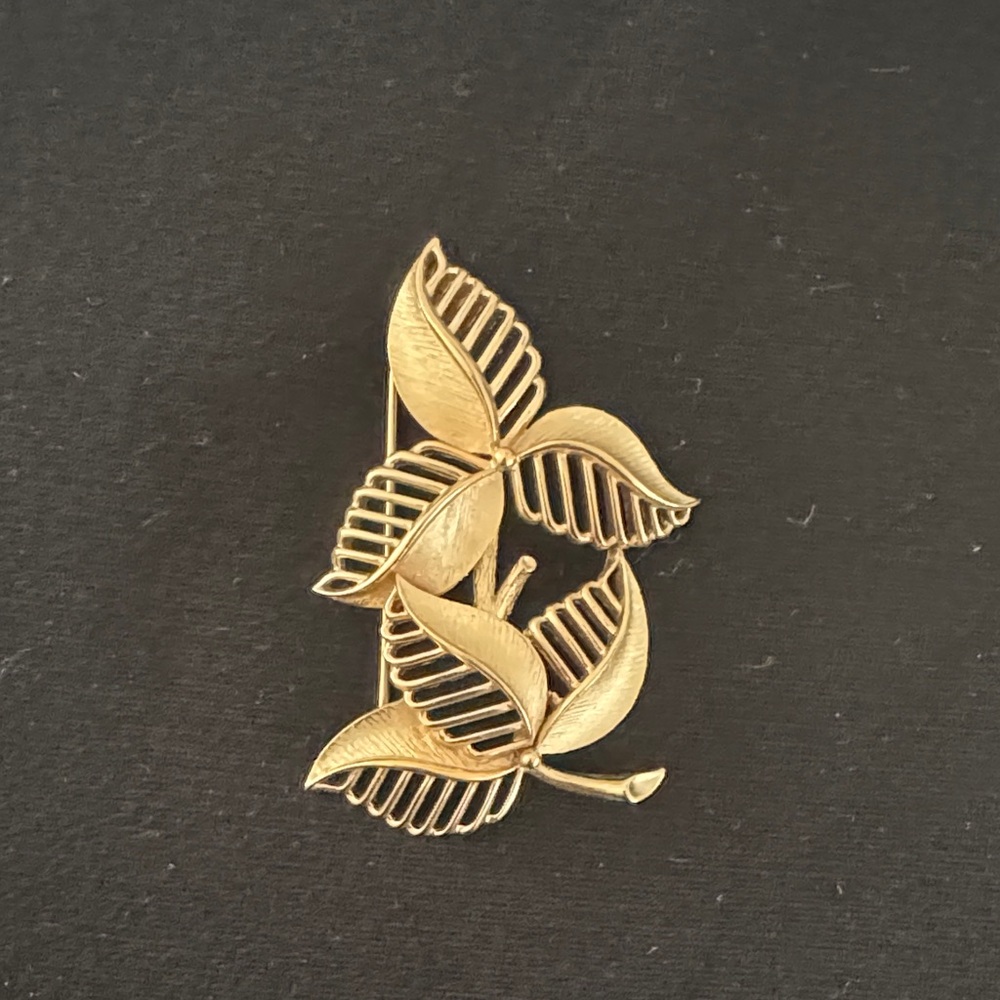 Vintage Trifari Gold Leaf Cluster Brooch